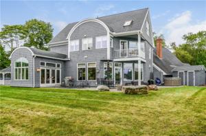 17 Lakeside Drive