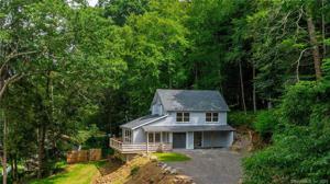 31 Laurel Trail