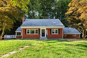 34 Taunton Lake Drive