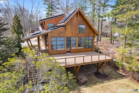 152 Lakeside Drive