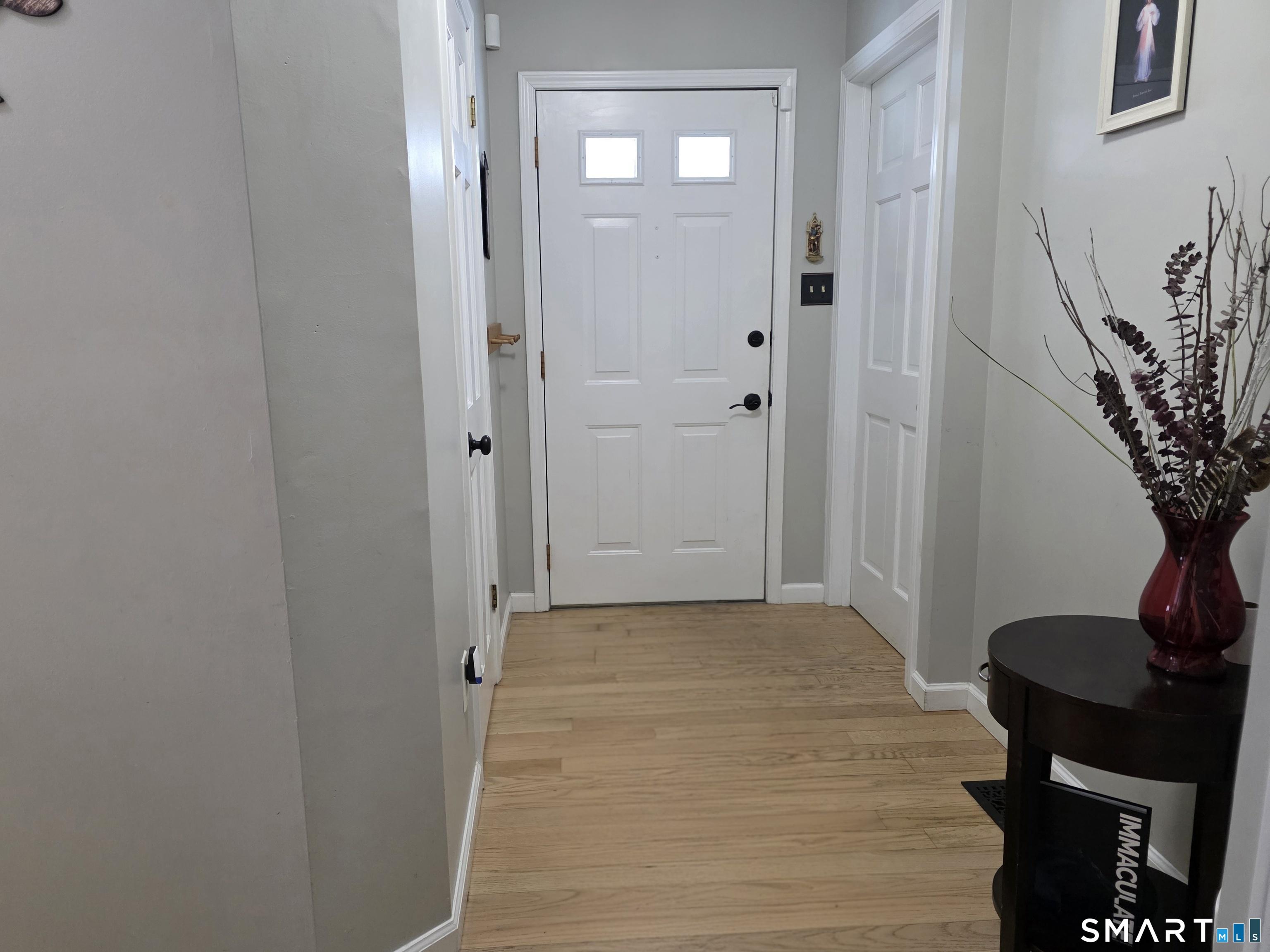 Image 4Entrance Foyer