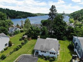11 Knolls Road