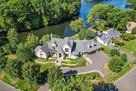 61 Waterside Lane