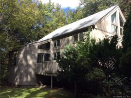16 Brynmoor Court