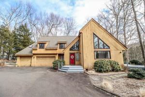 8 Lake Road