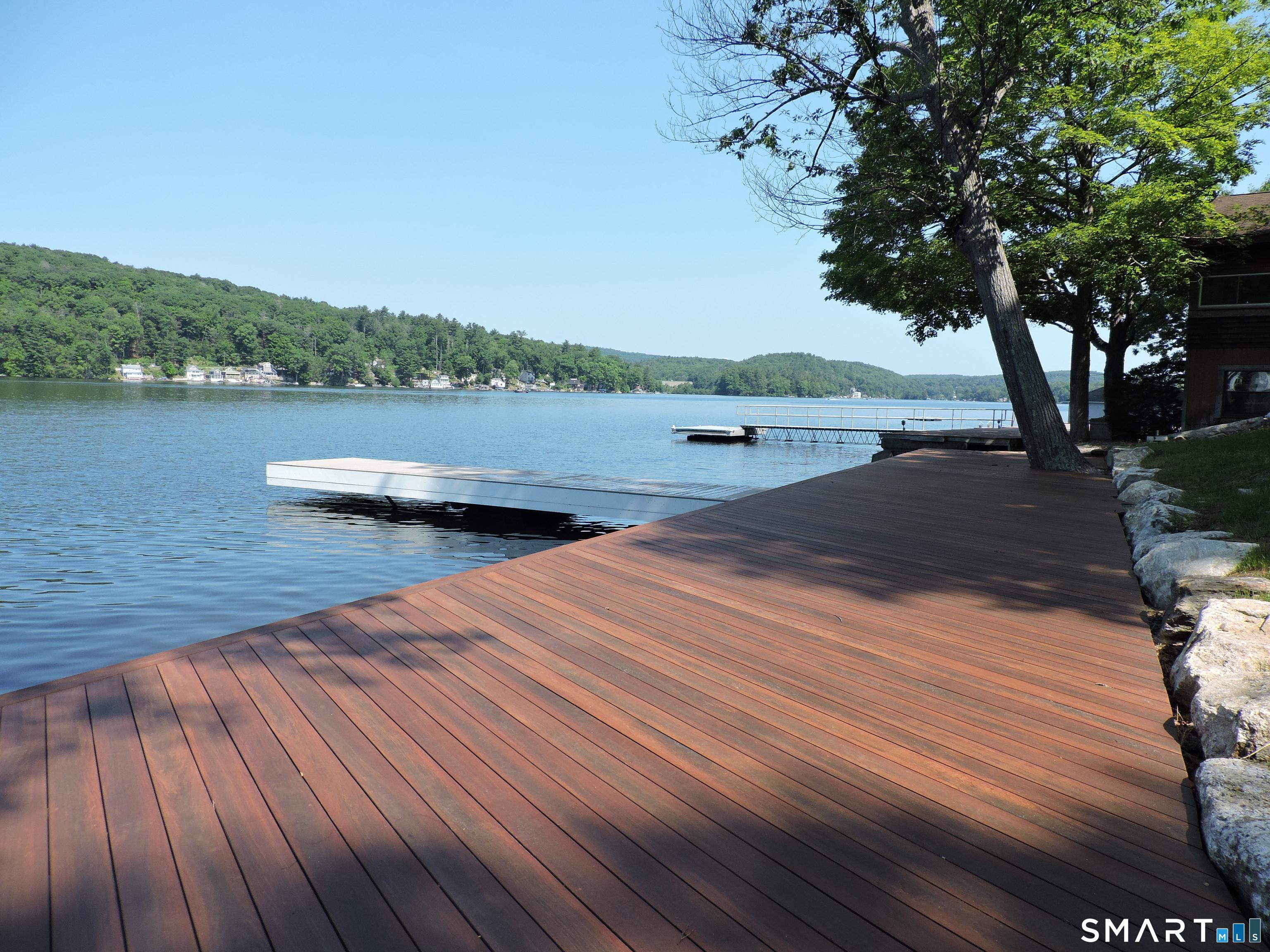 Image 2: New 100' waterfront deck with gorgeous Brazilian hardwood