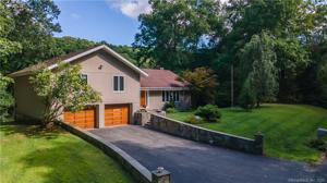 2 Brookside Lane