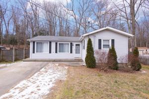 46 Sherry Lane