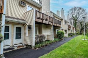 8 Rose Lane