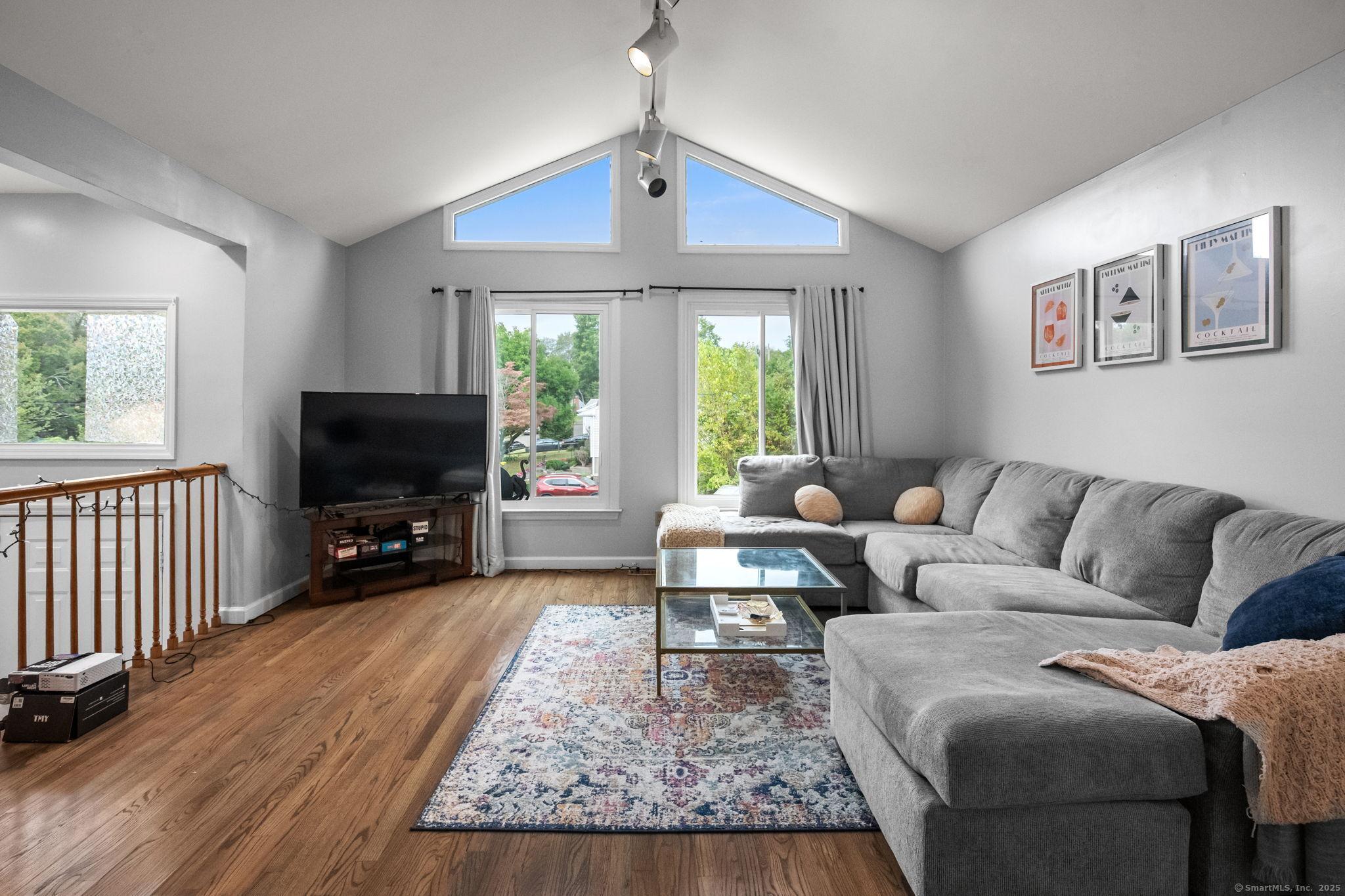 Image 4Living Room