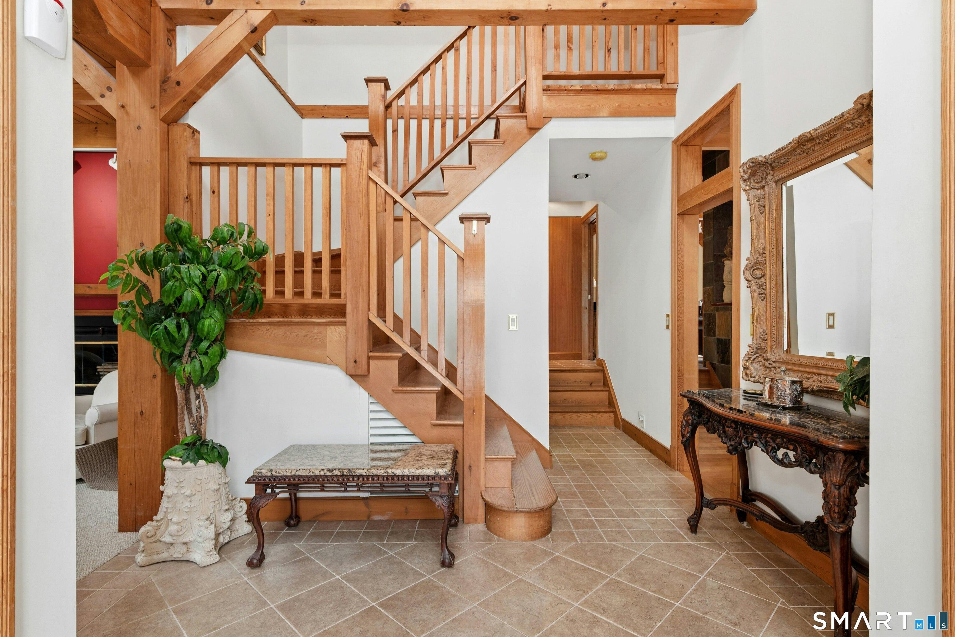 Image 4Foyer: Double Height Entry