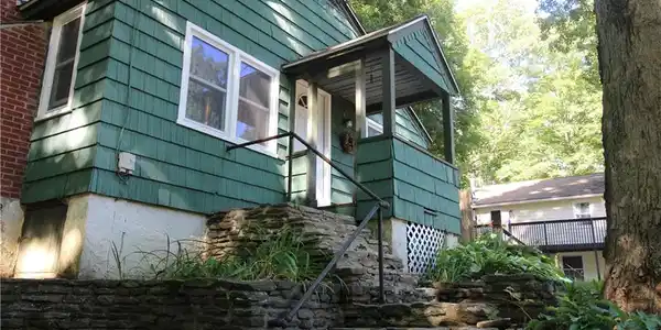 8 Ashford Drive