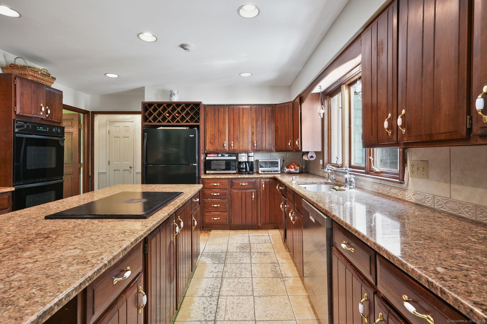 Image 2Kitchen: Granite Countertops