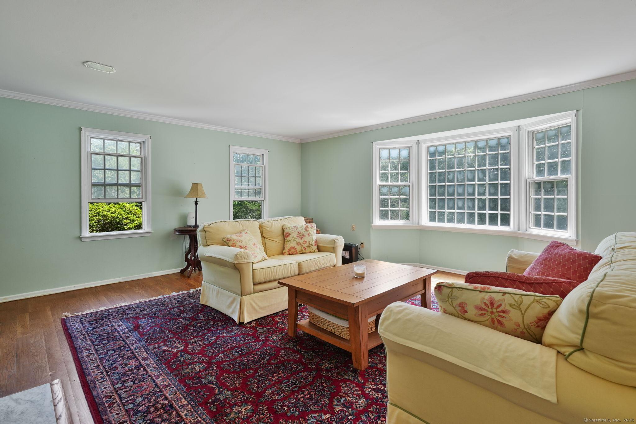 Image 4Living Room