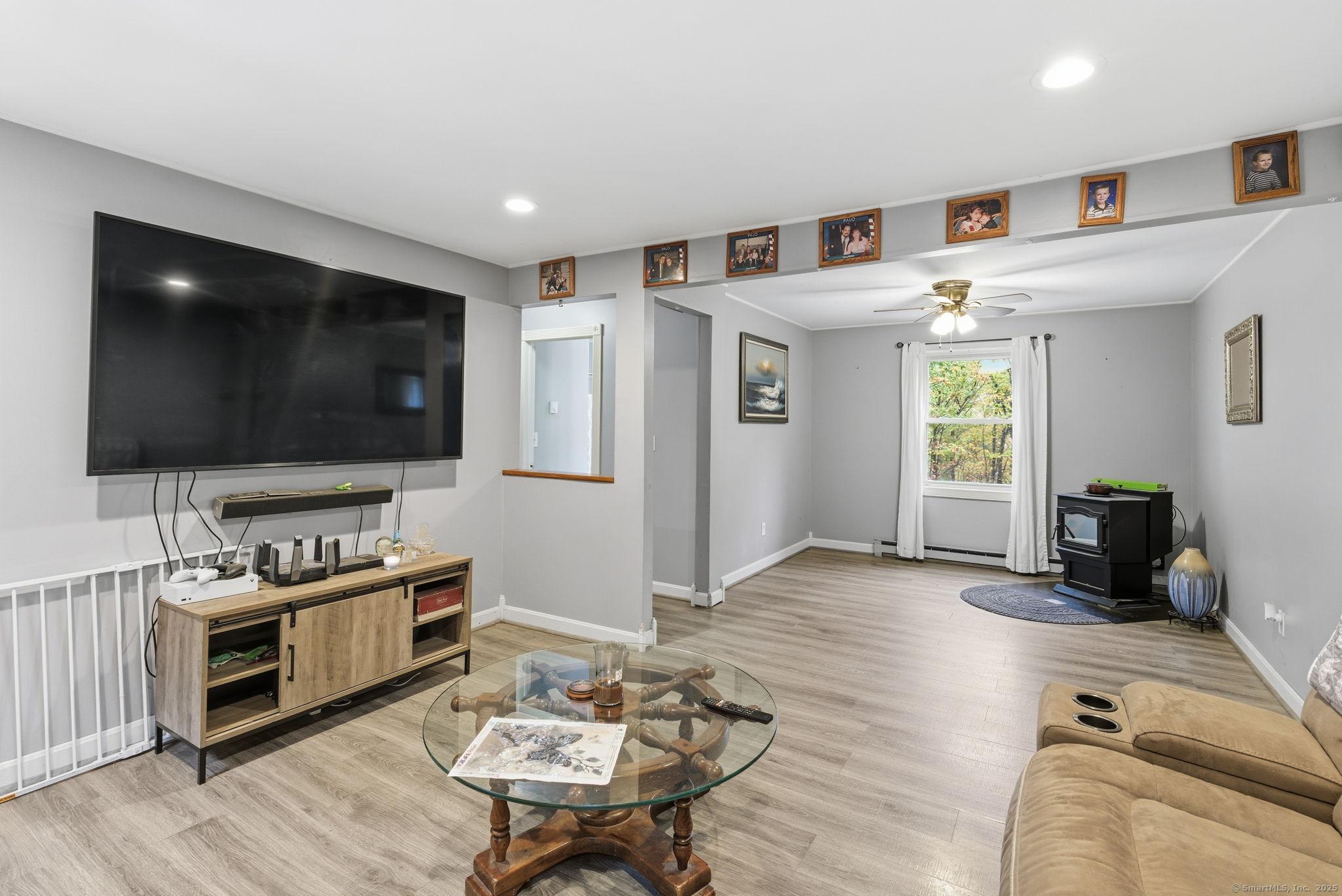Image 4Living Room