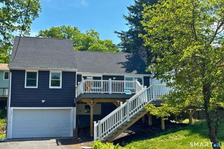 440 Lakeview Drive