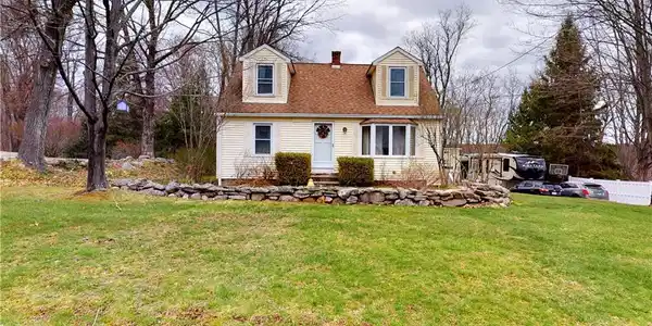 22 Spring Hill Road