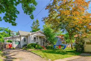 7 Waterview Drive