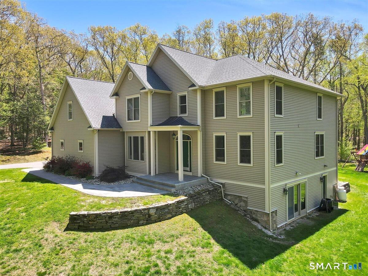 Image 3Front of House