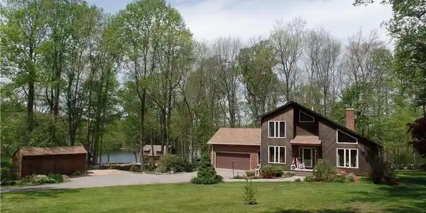 60 Lake Road