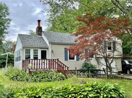 121 Lakeview Drive