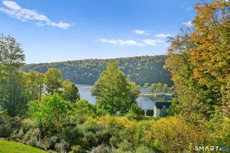 128 Carmen Hill Road