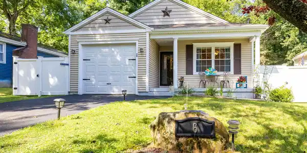 6 Wood Acres Road