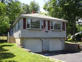 135 East Wakefield Boulevard