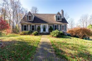 6 Moretta Lane