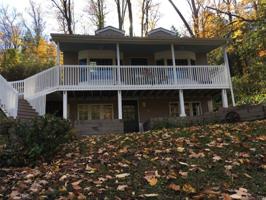 100 Edgelake Drive