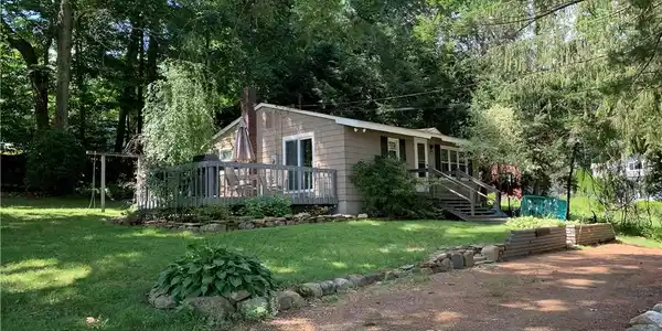 88 Lakeview Drive