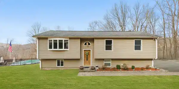 17 Sherry Lane