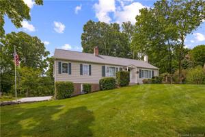 2 Candlewood Drive