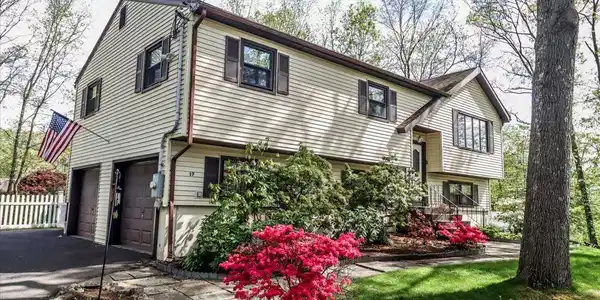 17 Charcoal Ridge Road South