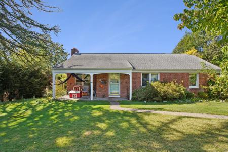 11 Fairwood Farms Drive