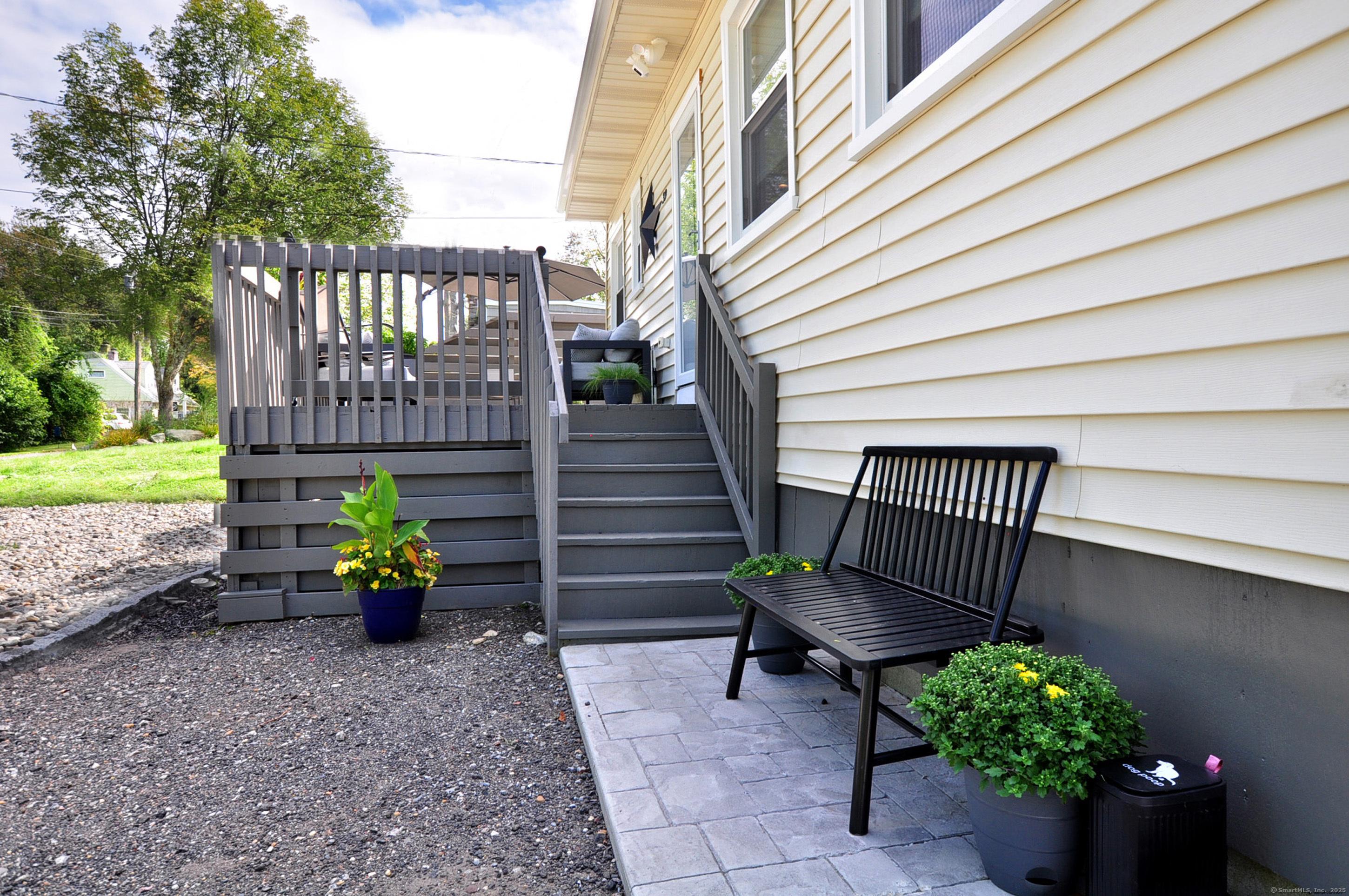 Image 4: Beautiful paved walkway to the front porch