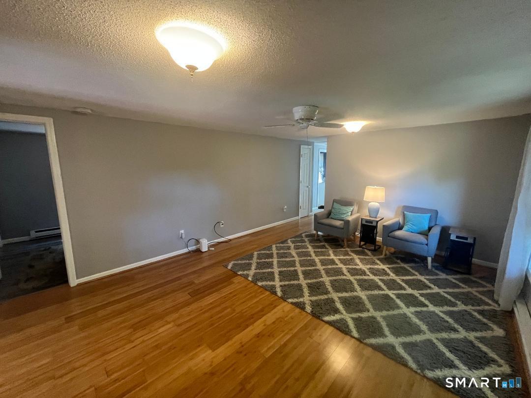 Image 4Living Room