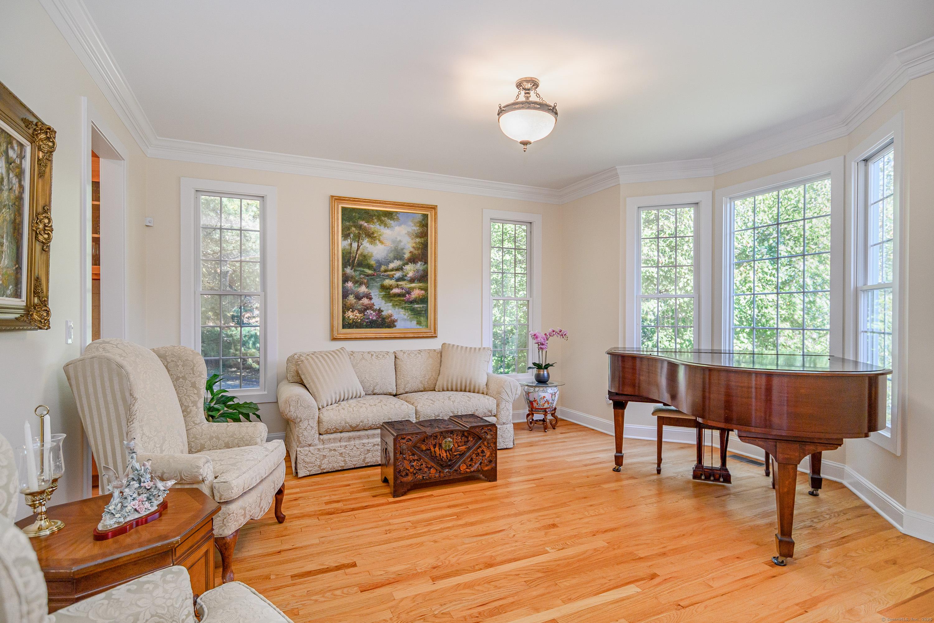 Image 4Living Room