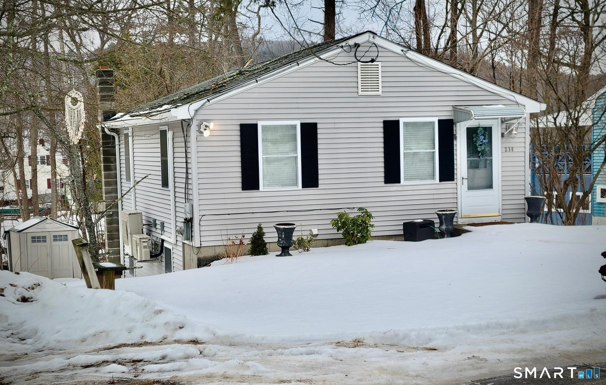 Image 1Front of House