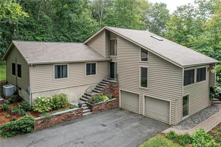 12 Woods Way