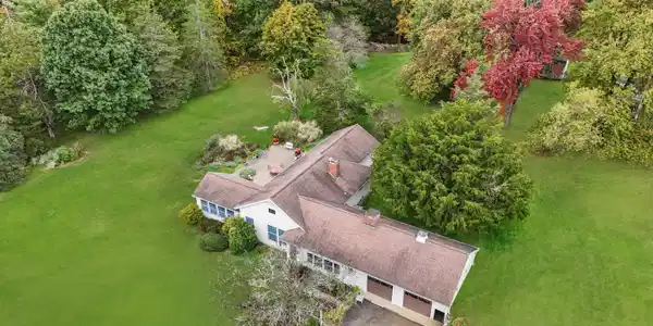 4 Indian Head Road