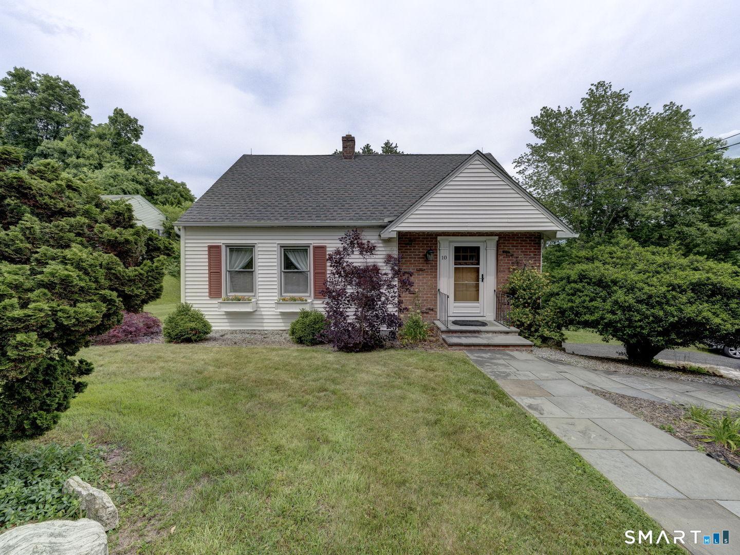 Image 1: Welcome to 10 Spring Hill Rd