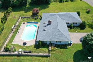 4 Evergreens Drive