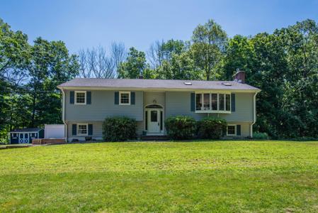 23 Knollwood Trail