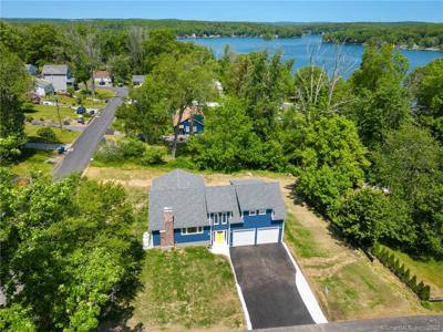 11 Woodmere Drive