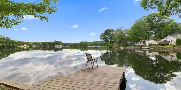 3 Lakeview Drive