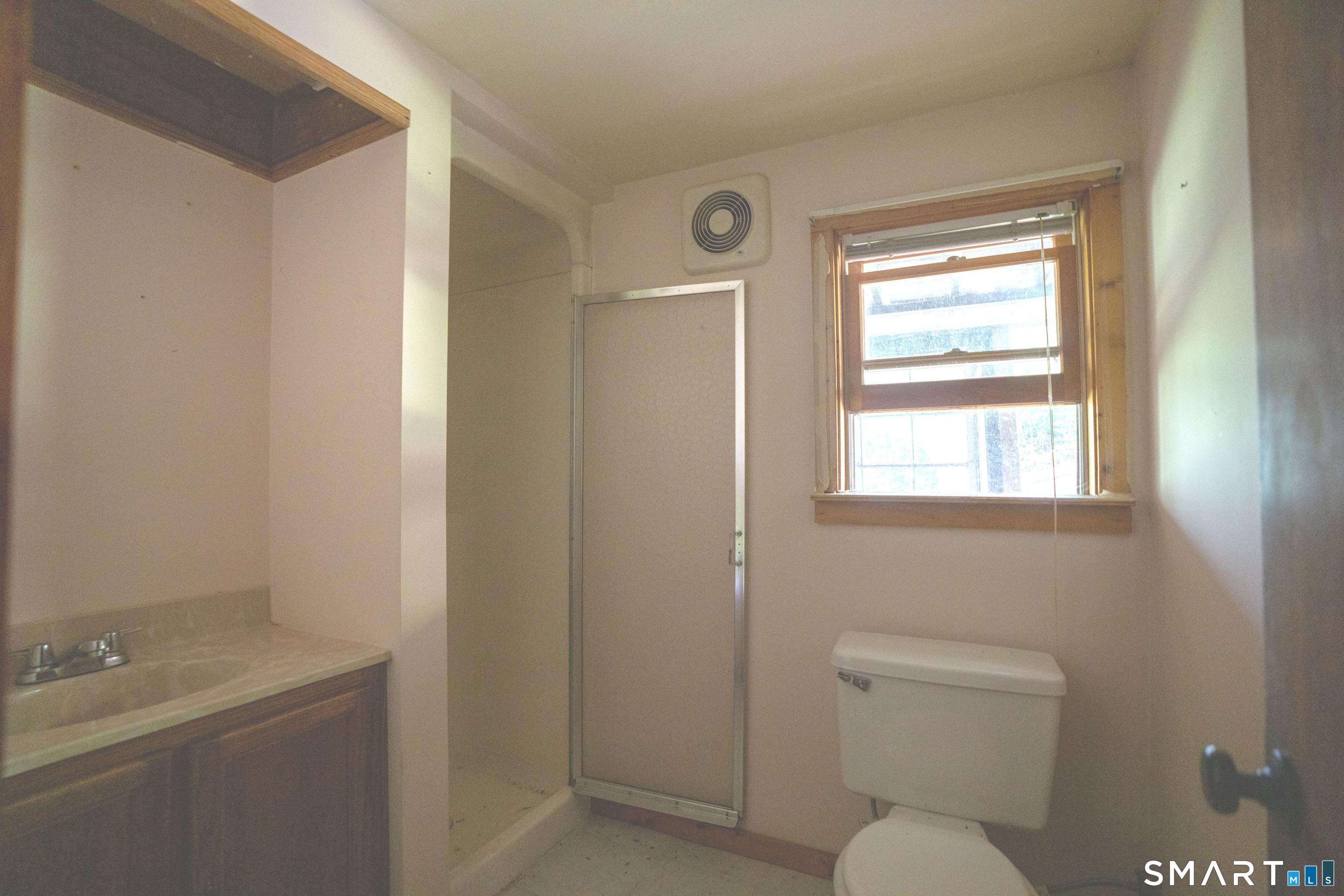Image 2Bathroom 2