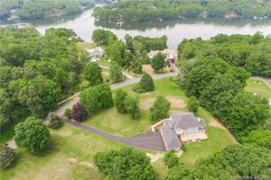 8 Landmark Drive
