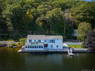 306 West Wakefield Boulevard