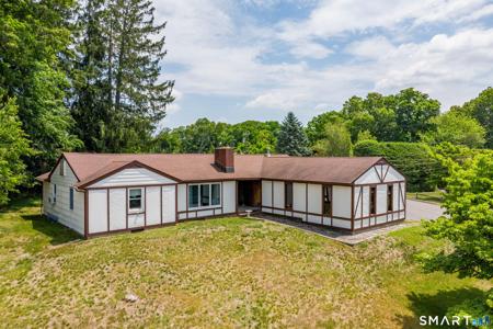 10 Horseshoe Drive